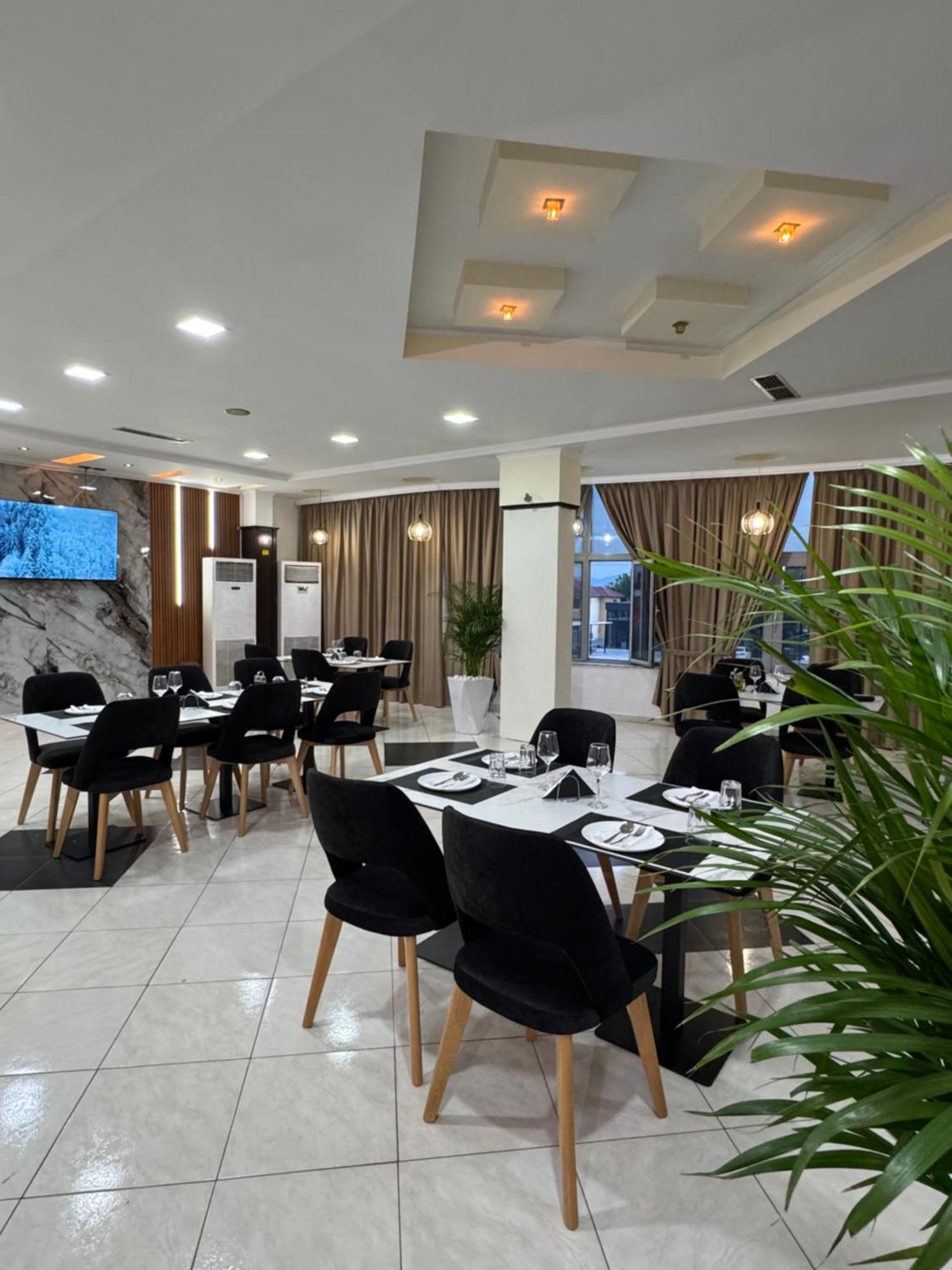 Grand Hotel Gjyshi Qerrexhias Екстериор снимка